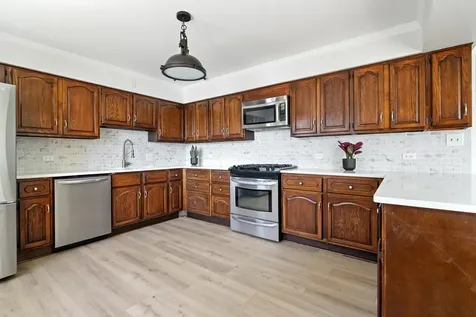 2720 North Bayview Lane Mchenry IL 60051