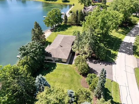 2720 North Bayview Lane Mchenry IL 60051