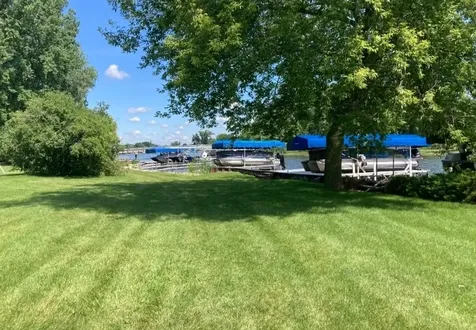 2720 North Bayview Lane Mchenry IL 60051