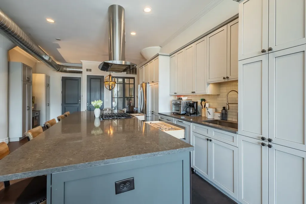1152 West Fulton Street Chicago IL 60607