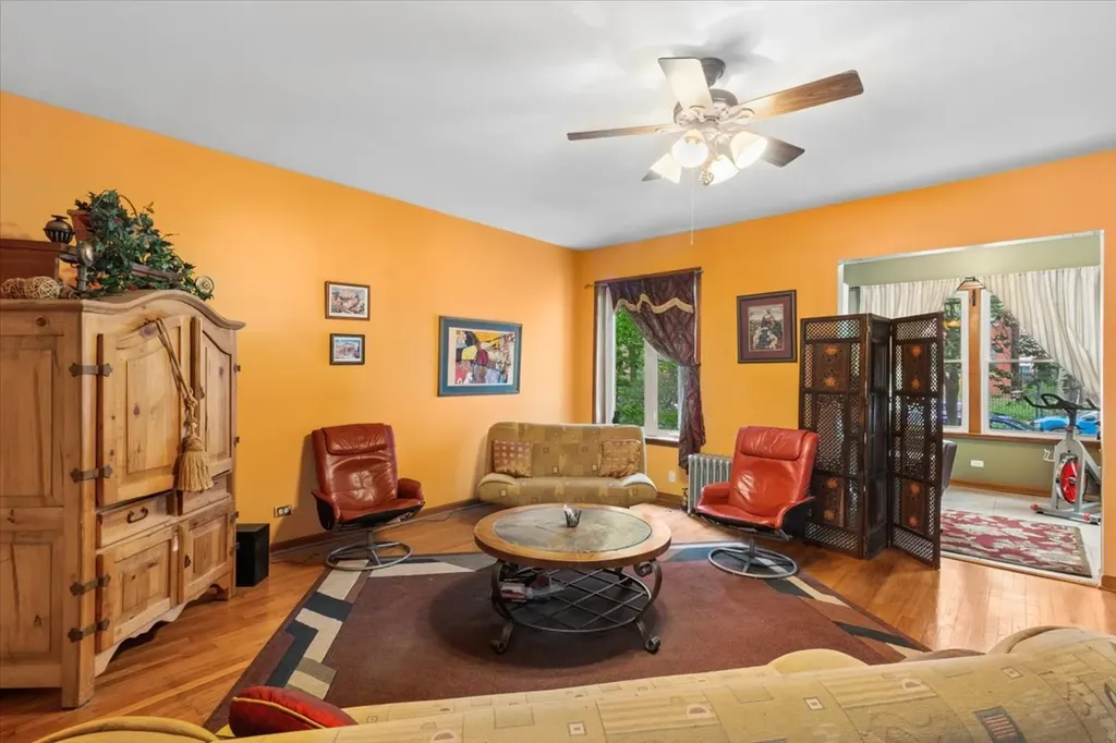 4417 North Malden Street Chicago IL 60640