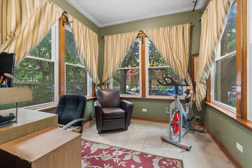 4417 North Malden Street Chicago IL 60640