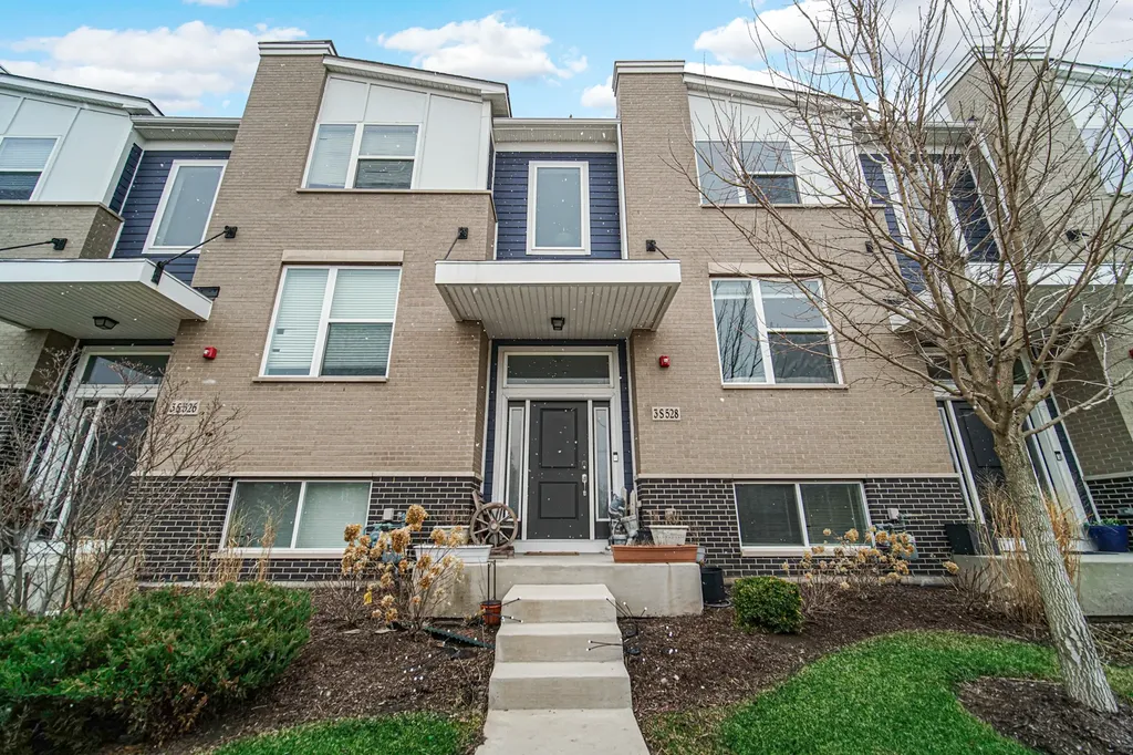 3S528 Cambridge Court Warrenville IL 60555