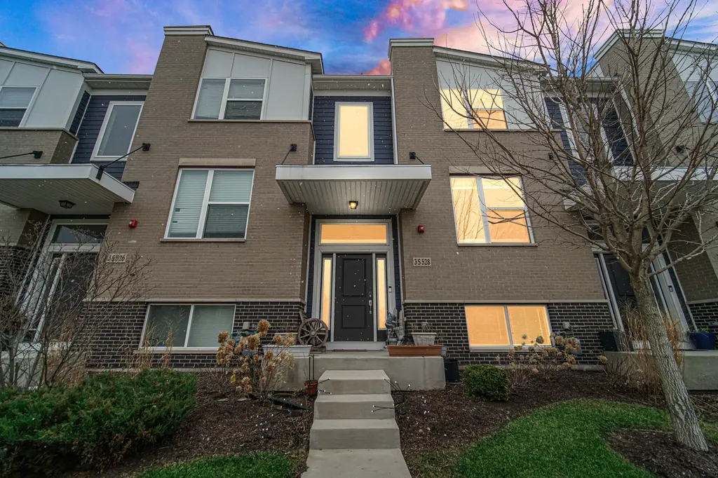 3S528 Cambridge Court Warrenville IL 60555