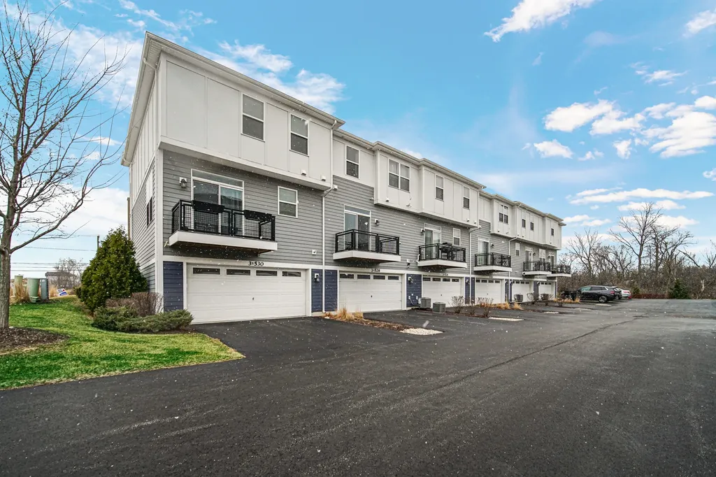 3S528 Cambridge Court Warrenville IL 60555