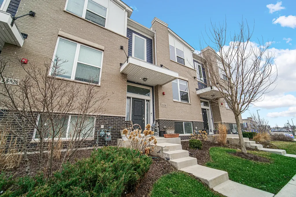 3S528 Cambridge Court Warrenville IL 60555