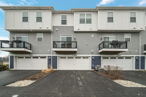 3S528 Cambridge Court Warrenville IL 60555