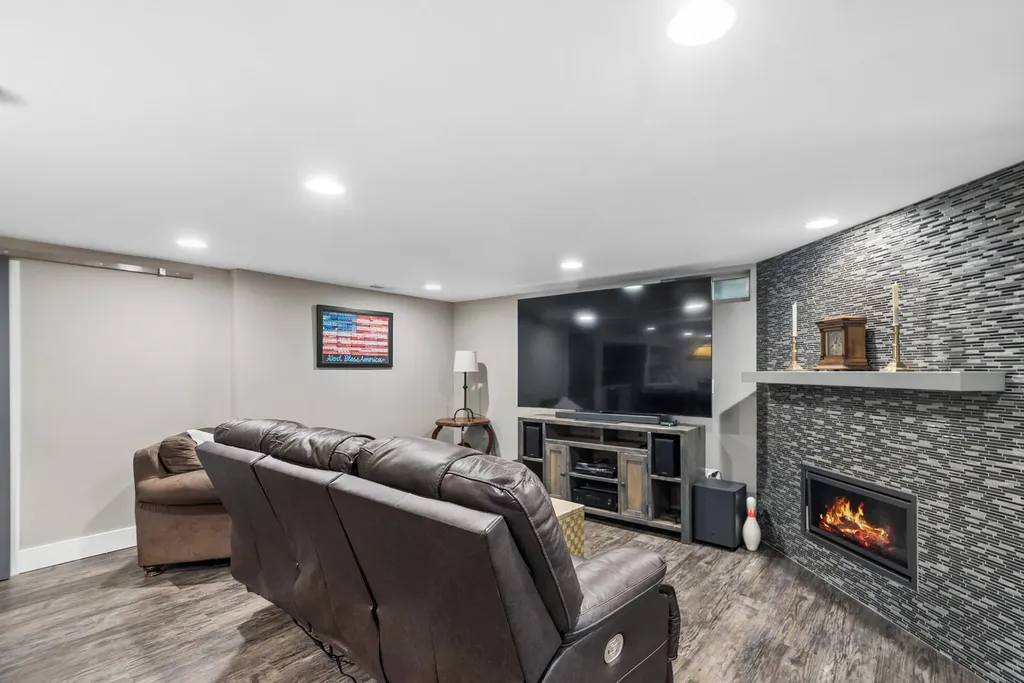 1901 Newton Avenue Park Ridge IL 60068