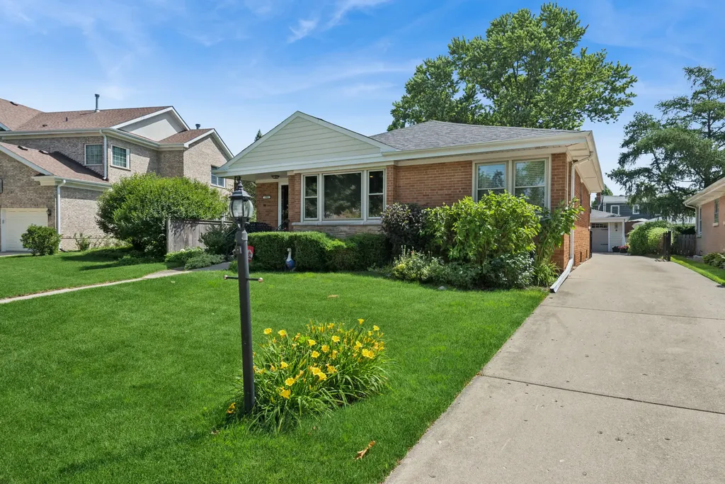 1901 Newton Avenue Park Ridge IL 60068