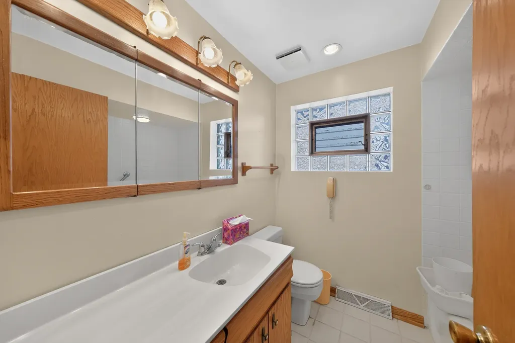 3942 North Oconto Avenue Chicago IL 60634