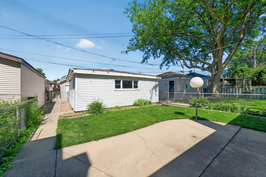 3942 North Oconto Avenue Chicago IL 60634