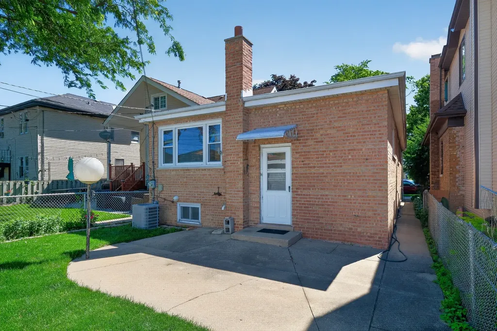 3942 North Oconto Avenue Chicago IL 60634