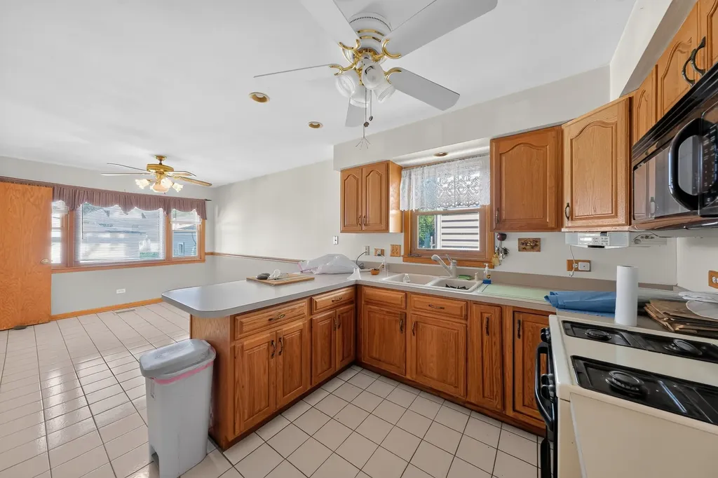 3942 North Oconto Avenue Chicago IL 60634