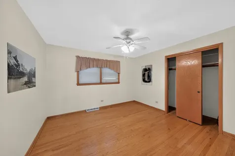 3942 North Oconto Avenue Chicago IL 60634