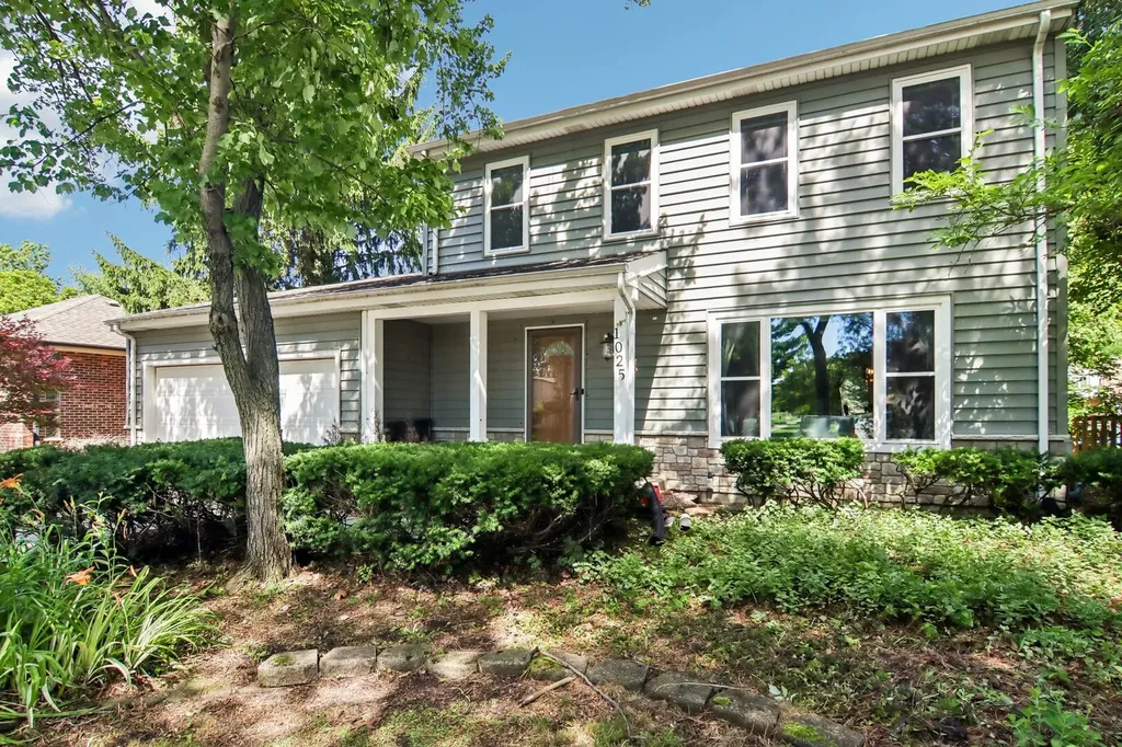 1025 Longford Drive Westmont IL 60559