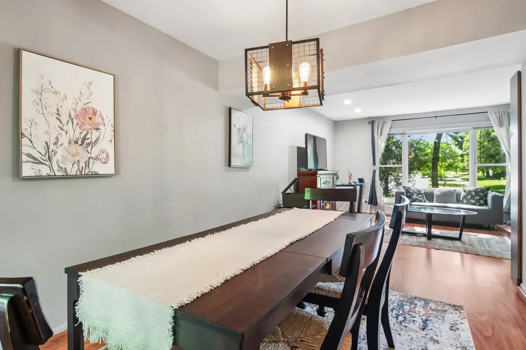 1025 Longford Drive Westmont IL 60559