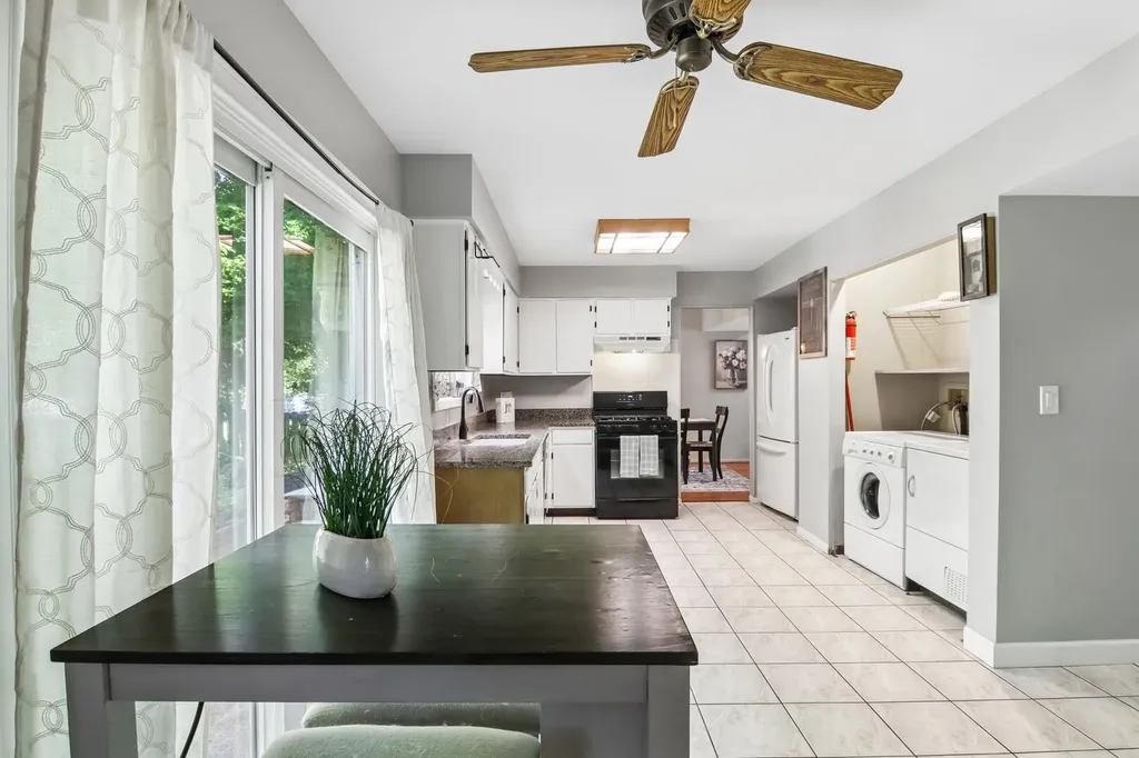 1025 Longford Drive Westmont IL 60559
