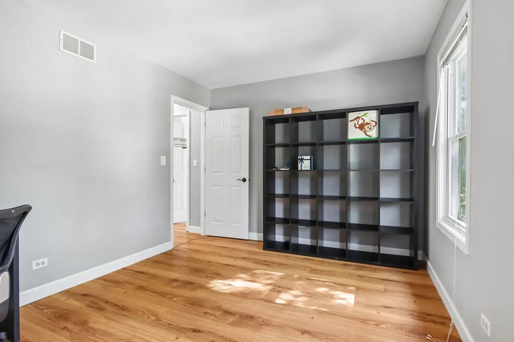 1025 Longford Drive Westmont IL 60559