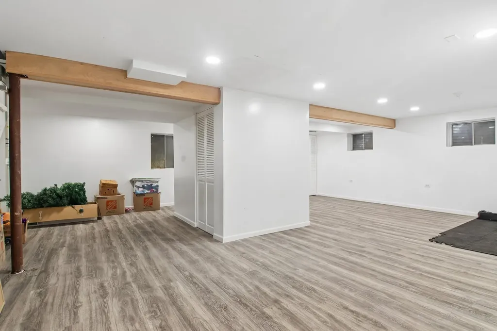 1025 Longford Drive Westmont IL 60559