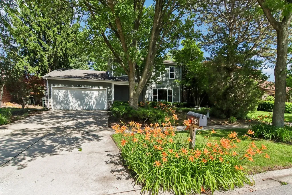 1025 Longford Drive Westmont IL 60559