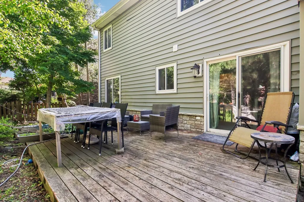 1025 Longford Drive Westmont IL 60559