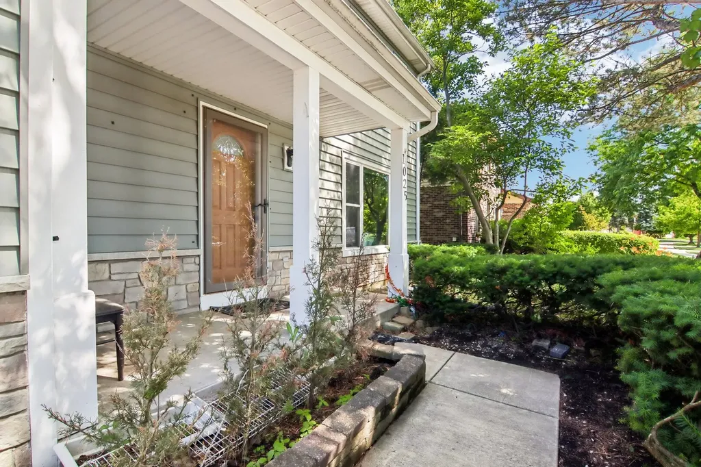 1025 Longford Drive Westmont IL 60559