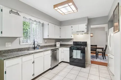 1025 Longford Drive Westmont IL 60559