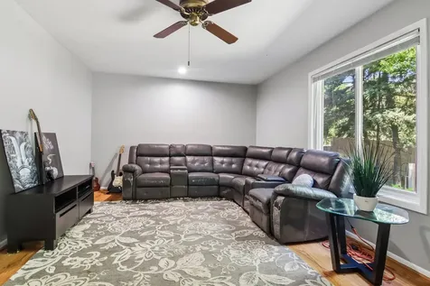 1025 Longford Drive Westmont IL 60559