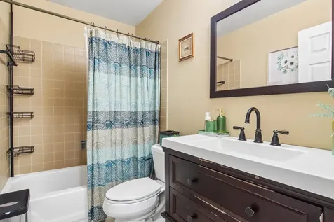 1025 Longford Drive Westmont IL 60559
