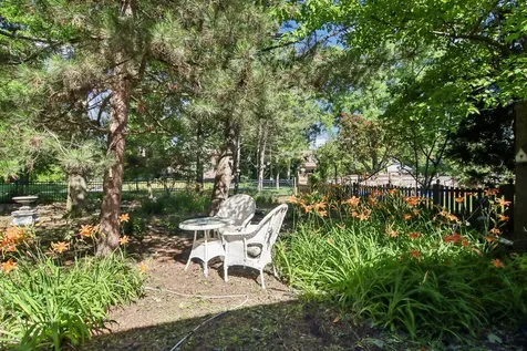 1025 Longford Drive Westmont IL 60559