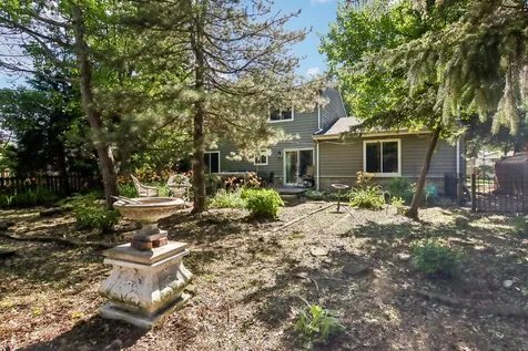 1025 Longford Drive Westmont IL 60559