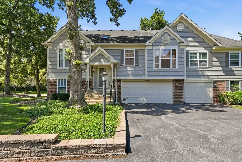 864 North Shady Oaks Drive Elgin IL 60120