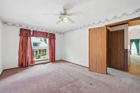 864 North Shady Oaks Drive Elgin IL 60120