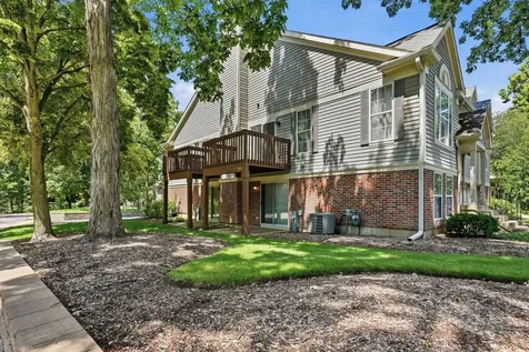864 North Shady Oaks Drive Elgin IL 60120
