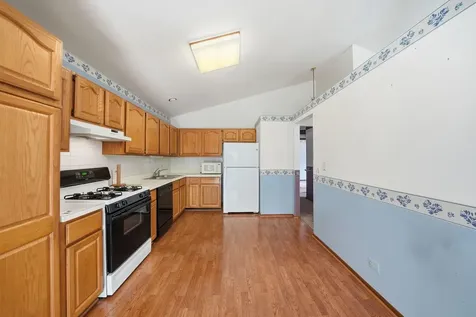 864 North Shady Oaks Drive Elgin IL 60120