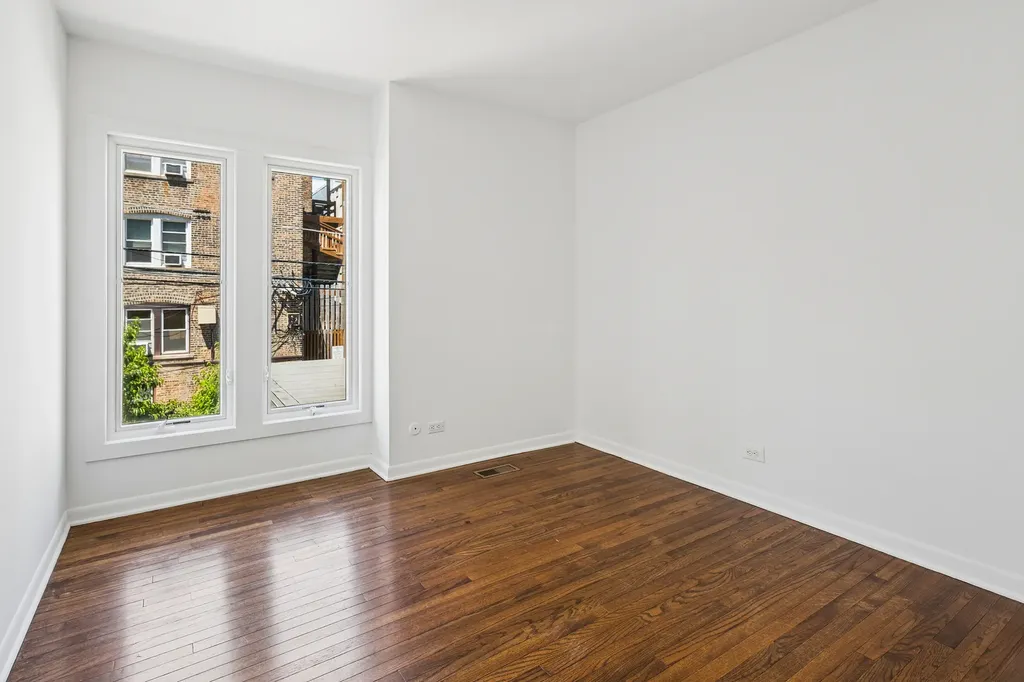 1916 North Larrabee Street Chicago IL 60614