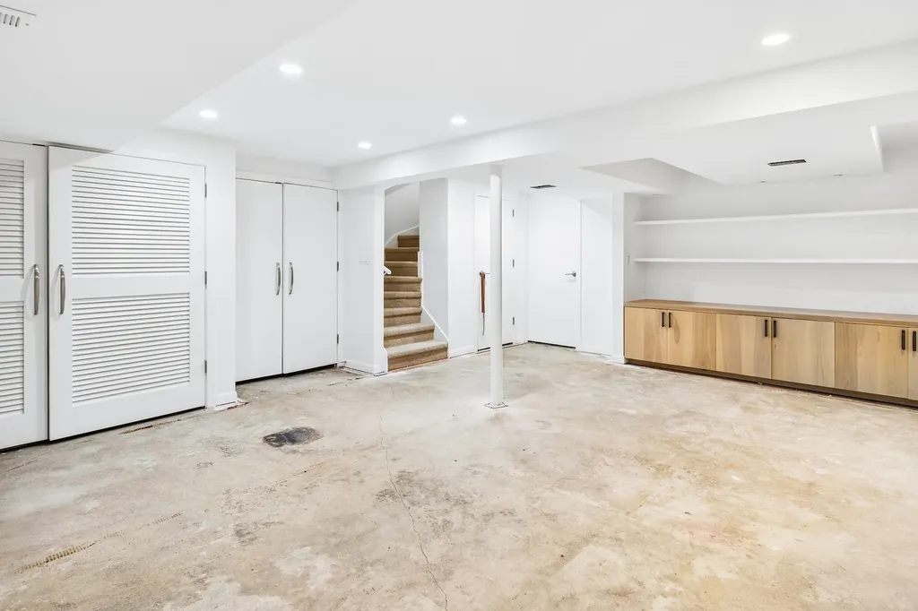 1916 North Larrabee Street Chicago IL 60614