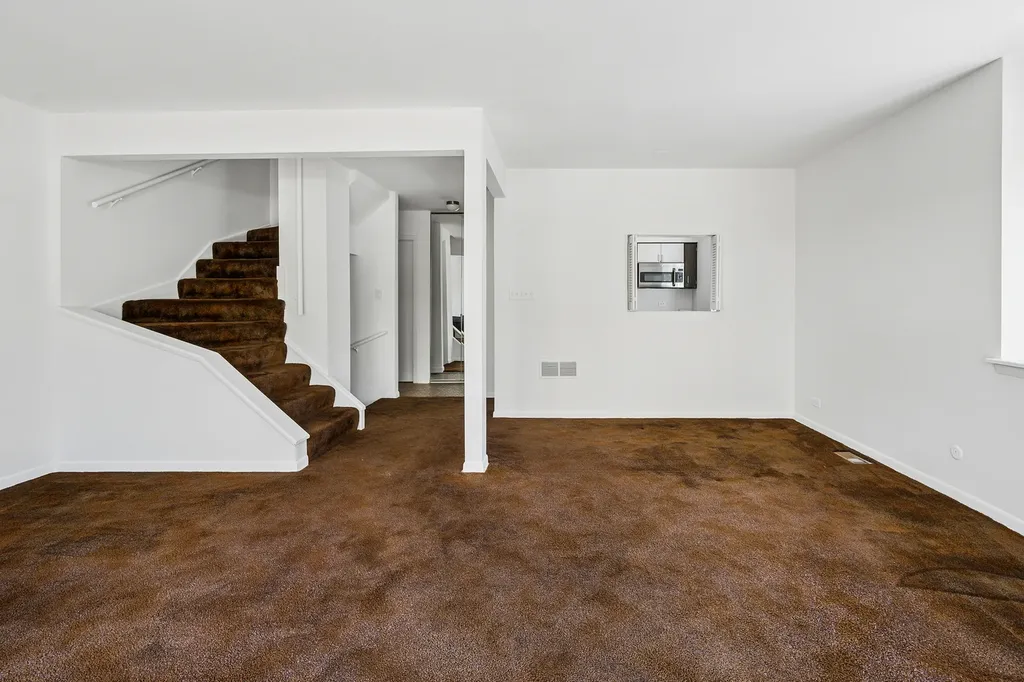 1916 North Larrabee Street Chicago IL 60614