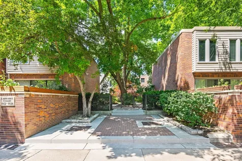 1916 North Larrabee Street Chicago IL 60614