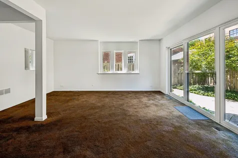 1916 North Larrabee Street Chicago IL 60614