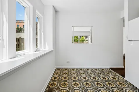 1916 North Larrabee Street Chicago IL 60614