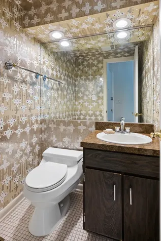 1916 North Larrabee Street Chicago IL 60614