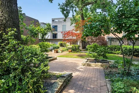 1916 North Larrabee Street Chicago IL 60614