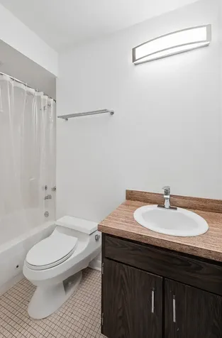 1916 North Larrabee Street Chicago IL 60614