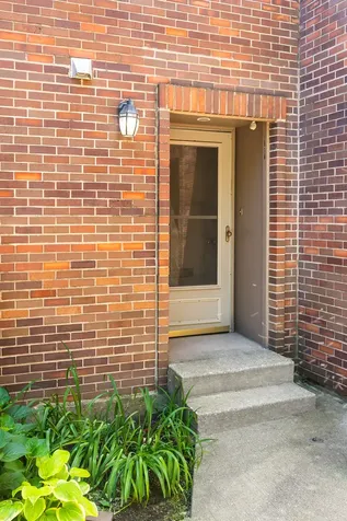 1916 North Larrabee Street Chicago IL 60614
