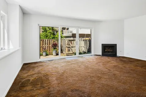 1916 North Larrabee Street Chicago IL 60614