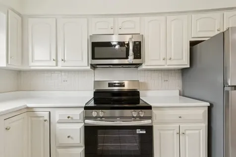 702 Cobblestone Circle Glenview IL 60025