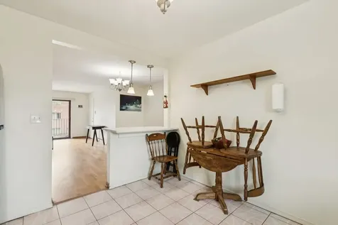 702 Cobblestone Circle Glenview IL 60025