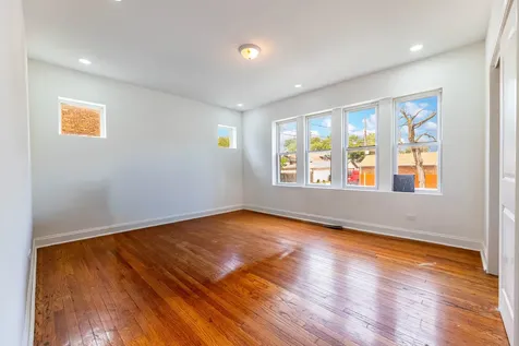 1633 West 76th Street Chicago IL 60620