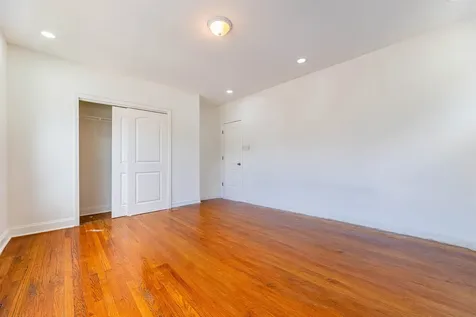 1633 West 76th Street Chicago IL 60620